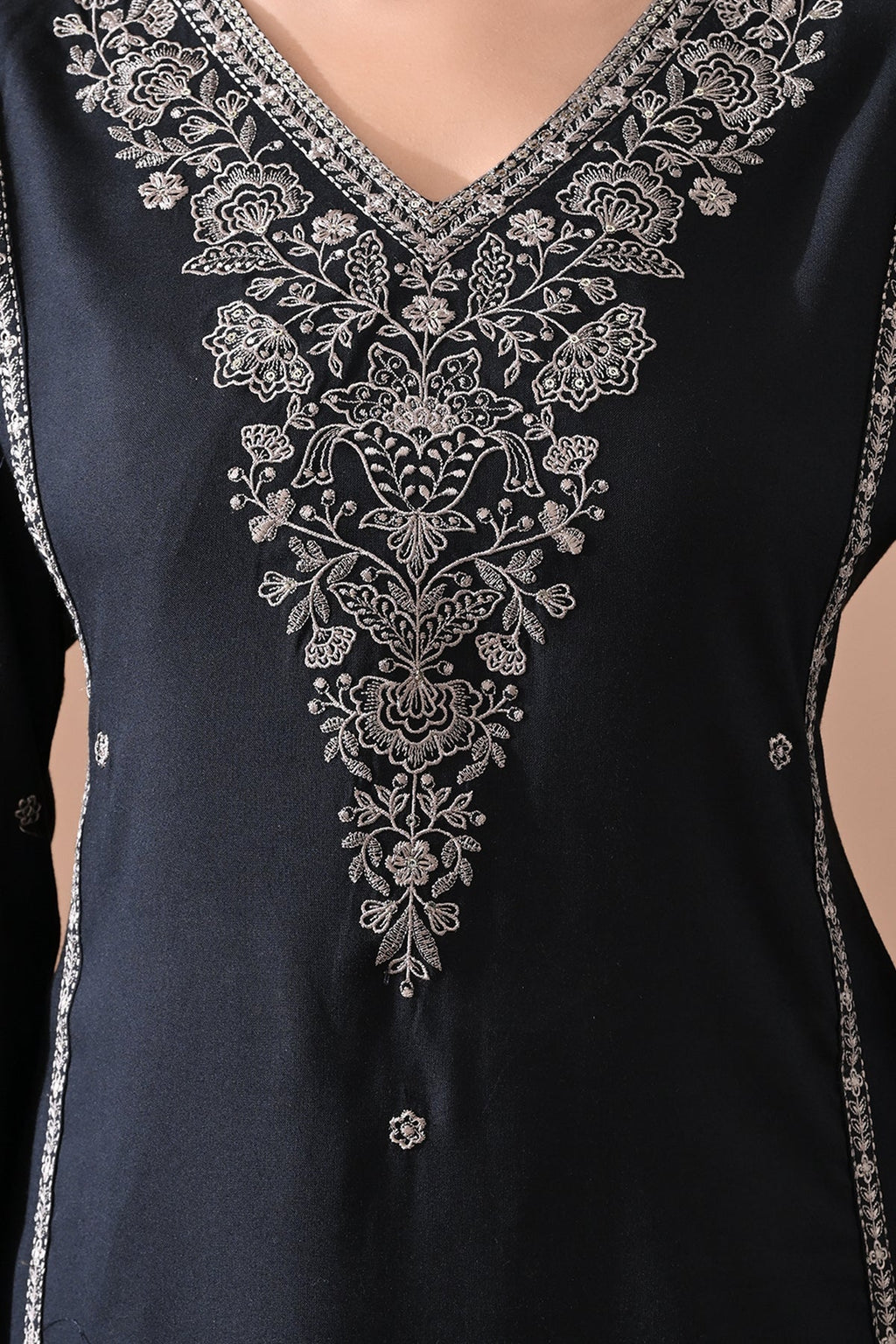Black Embroidered Kurta 2 Pcs Set